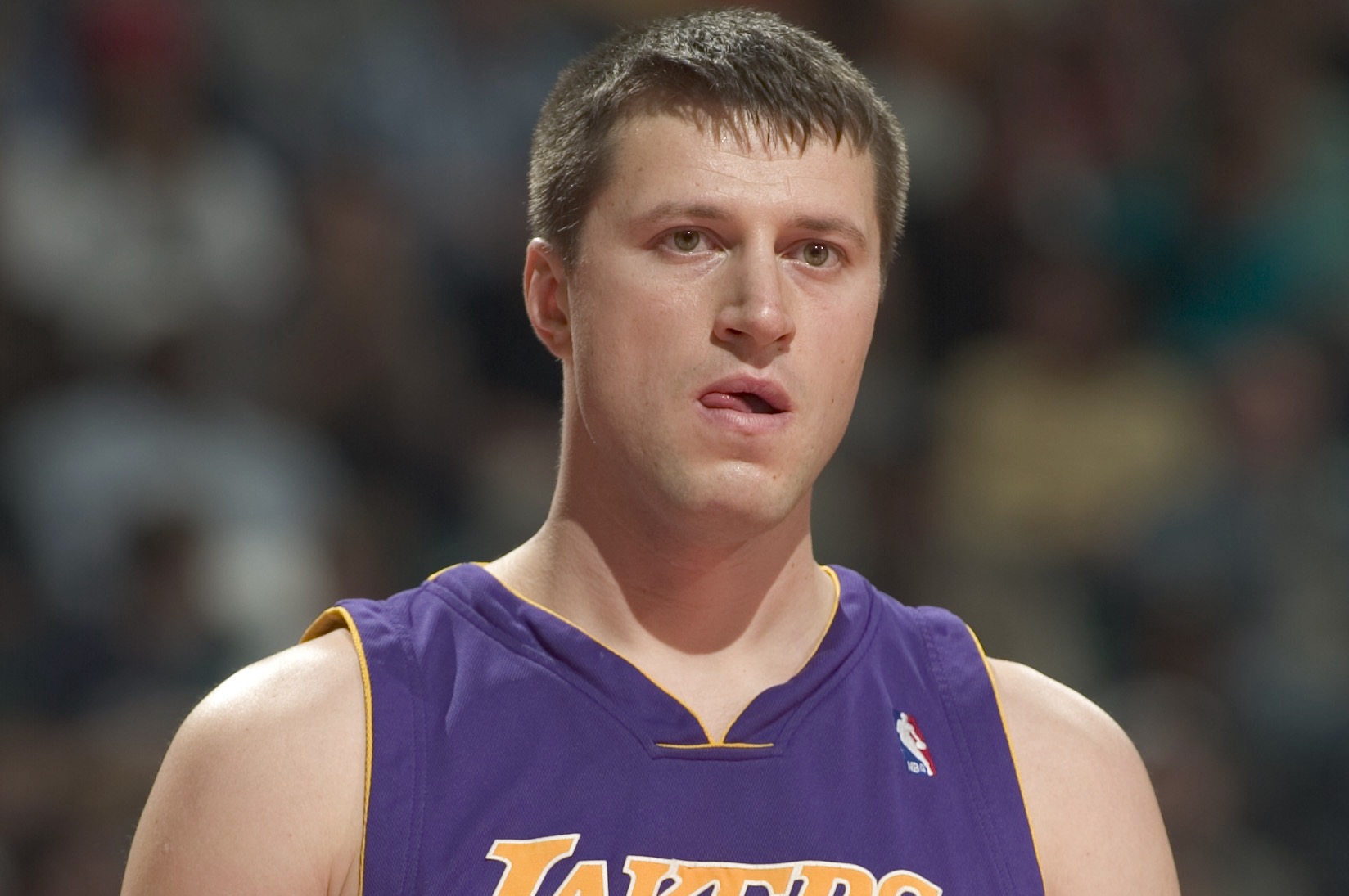 Former Los Angeles Lakers player Slava Medvedenko auctions NBA title rings for native Ukraine Yahoo Sports