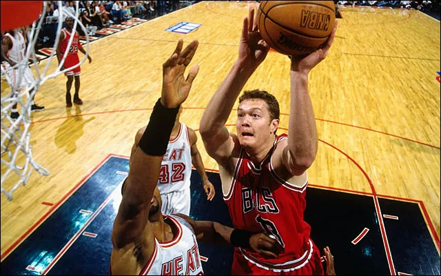 Luc Longley N.B.A. Chicago Bulls